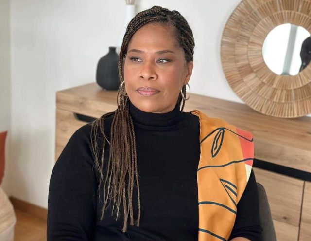 Nathalie-Yamb- militante politique pro-Kremlin, influenceuse, et vidéaste web helvético-camerounaise.