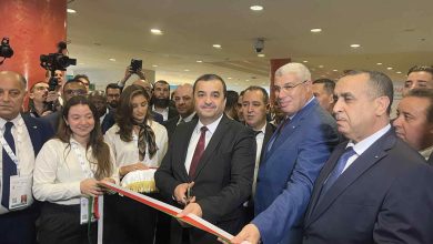 Ministre d’État, En présence du ministre des Hydrocarbures et des Mines, Arkab, et de L' ambassadeur saoudien en Algérie.